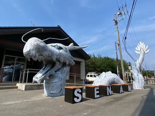 新潟県村上市・瀬波温泉様に「龍神オブジェ」を制作・設置（施工事例）